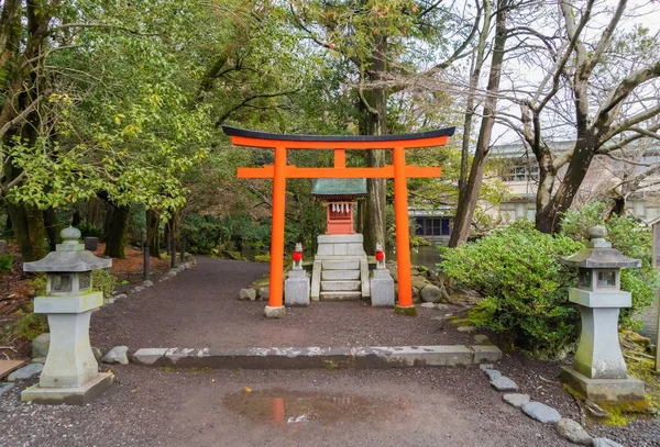 Torii Rojo Con Árboles Templo Fujisan Hongu Sengen Taisha Fujinomiya — Foto de Stock