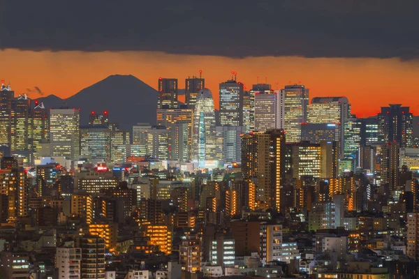东京下城和富士山的空中景观 亚洲智能城市的金融区和商业中心 摩天大楼和高楼在夜间 — 图库照片