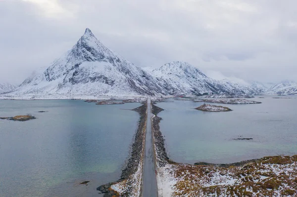 Widok Lotu Ptaka Most Drogę Wyspach Lofoten Hrabstwo Nordland Norwegia — Zdjęcie stockowe
