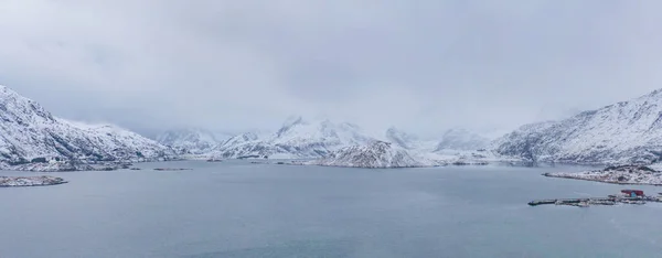 Vista Aérea Montanha Branca Neve Ilhas Lofoten Condado Nordland Noruega — Fotografia de Stock