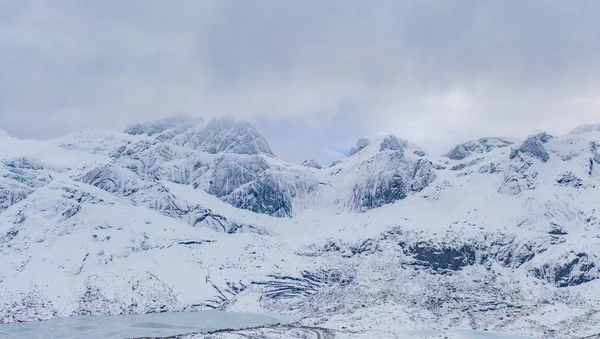 Vista Aérea Montaña Nieve Blanca Las Islas Lofoten Condado Nordland — Foto de Stock