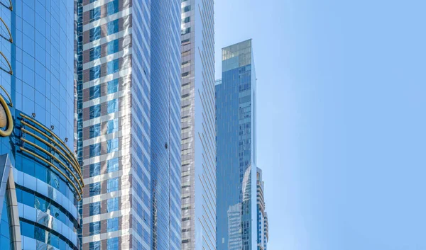 Guardando Fino Grattacieli Grattacieli Architetture Distretto Finanziario Con Cielo Blu — Foto Stock