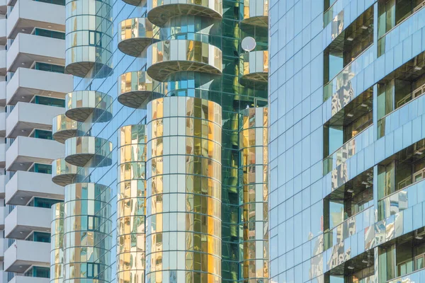 Kijkend Naar Hoge Kantoorgebouwen Wolkenkrabbers Architecturen Financieel District Met Blauwe — Stockfoto