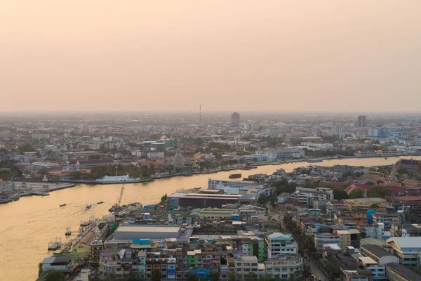 泰国曼谷市中心Rattanakosin岛的住宅建筑和传统寺庙的空中景观 亚洲的城市 建筑景观背景 — 图库照片