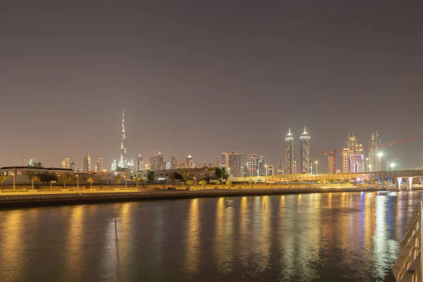 Burj Khalifa Mit See Oder Fluss Und Brücke Dubai Downtown — Stockfoto