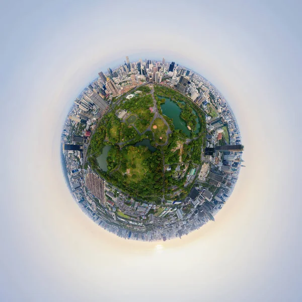 Pequeno Planeta 360 Graus Esfera Panorama Antena Árvores Verdes Lumpini — Fotografia de Stock