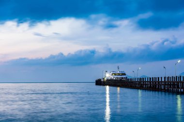 plaj ve deniz şafak