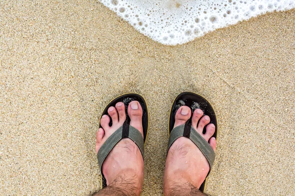 Ayakları üzerinde kum ve deniz — Stok fotoğraf