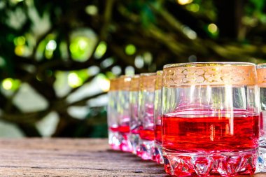 su eski ahşap tablo