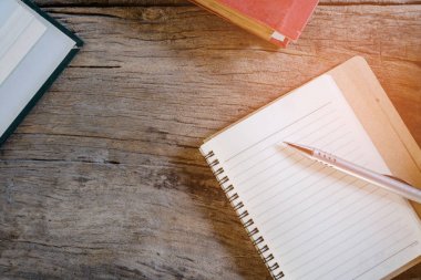 Kalem ve kitap notları