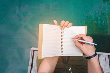 Adam yazılı kalem kitap