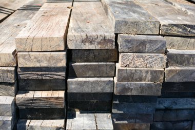 yığın kalın tahta ahşap sabit köprü inşaatı için açık