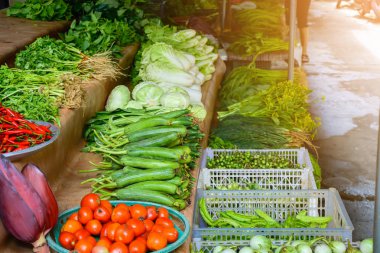 Tayland çiğ sebze pazarı