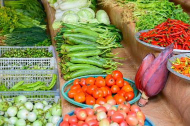 Tayland çiğ sebze pazarı