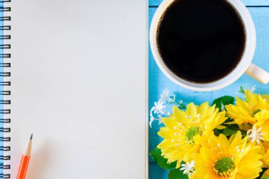 Günaydın defter ve kahve