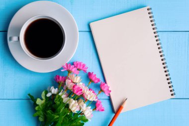 Günaydın defter ve kahve