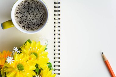 Günaydın defter ve kahve