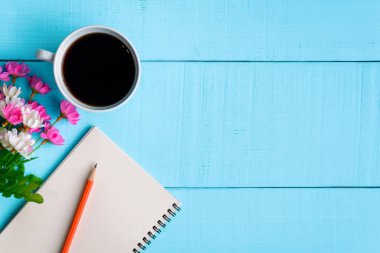 Günaydın defter ve kahve