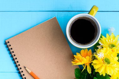 Günaydın defter ve kahve