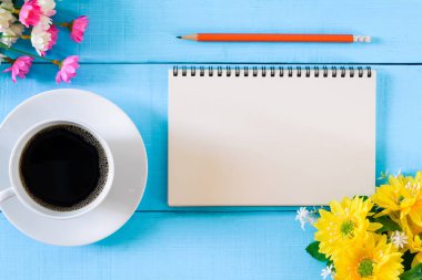 Günaydın defter ve kahve