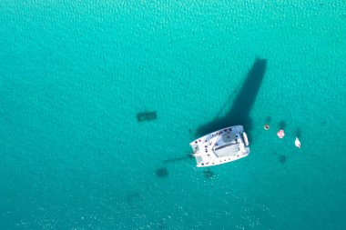 Deniz Yat için şaşırtıcı görünümü. uçak fotoğraf.
