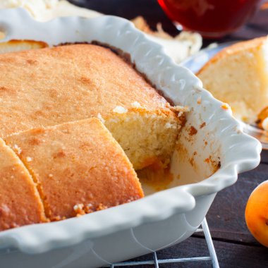 Ev yapımı kayısı pasta seramik form, Kahvaltı, seçici odak