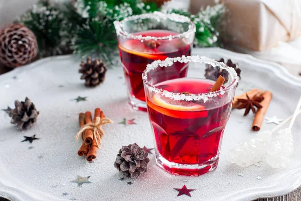 Mulled wine with cranberries and orange — Stock Photo, Image
