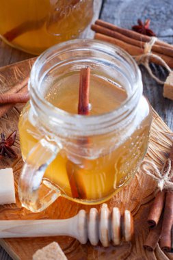 Tarçın sbiten, seçici odak tatlım