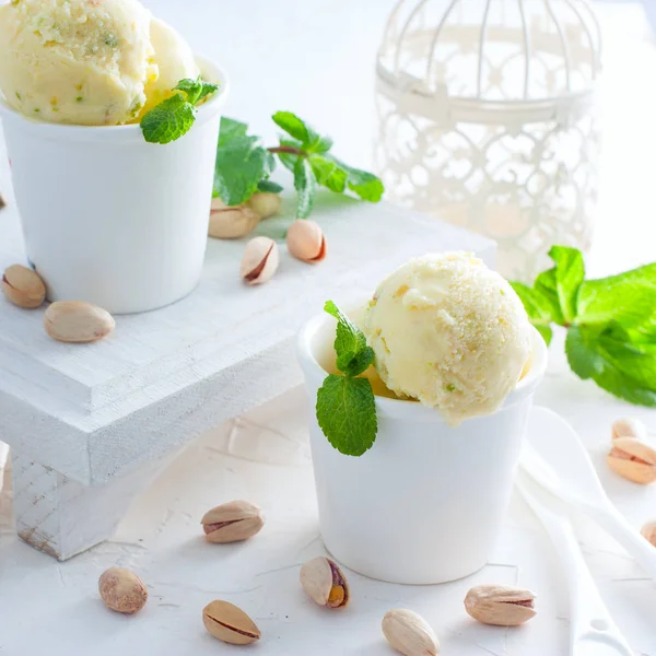 自家製ピスタチオ アイス クリーム、正方形 — ストック写真