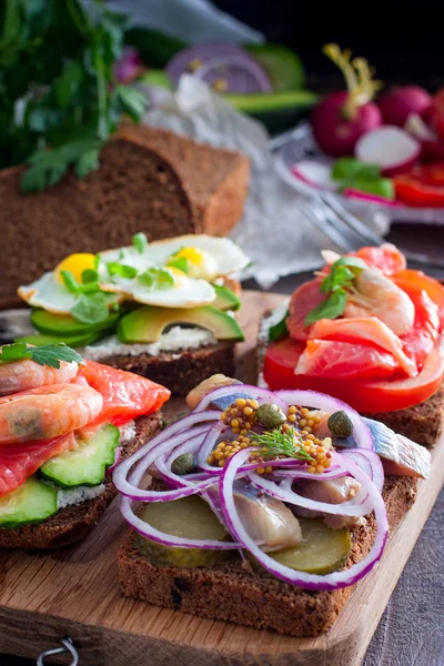 Nyitott szendvicsek, szelektív összpontosít variáció lehetőségei — Stock Fotó