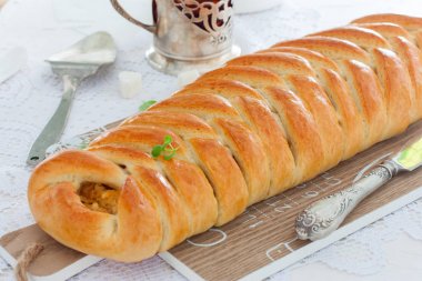 Kulebyaka lahana pasta kapatın. Rus Mutfağı