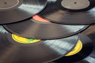 tozlu vinil kayıtlar