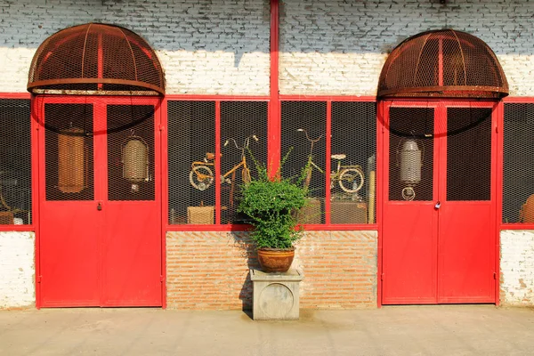 Old Brick Wall Red Doors Windows Pot Plant Bangkok Thailand — Stock Photo, Image