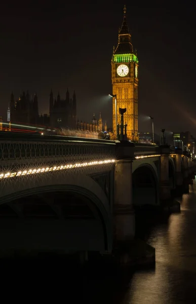 Big Ben, Westminster Bridge w nocy, Londyn, Anglia — Zdjęcie stockowe