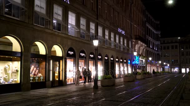 Compras Personas Maximilianstrasse Noche Munich Alemania Agosto 2017 Video People — Vídeos de Stock