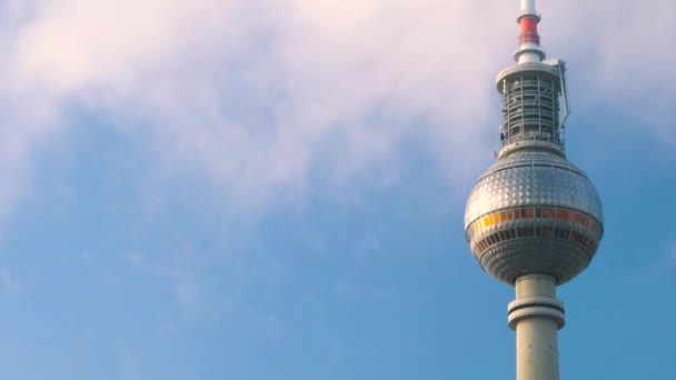 Close Video Berliner Fernsehturm Television Tower Daytime Alexanderplatz Mitte District — Stock Video