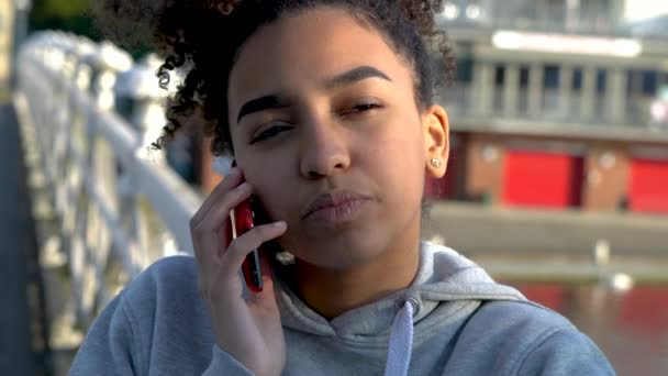 Video Clip Hermosa Raza Mixta Afroamericana Chica Adolescente Joven Mujer — Vídeos de Stock