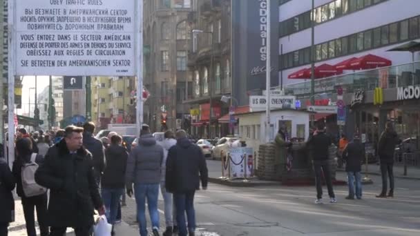 Checkpoint Charlie Berlin Germany February 2018 Checkpoint Charlie Old Border — Stock Video