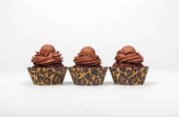 Üç çikolatalı fincan kek — Stok fotoğraf