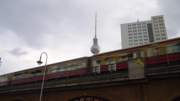 Bahn Train Elevated Section Track Berlin Tyskland Februari 2019 Bahn — Stockvideo