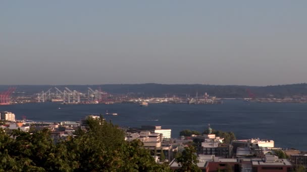 Panning Disparou Sobre Puget Sound Horizonte Seattle Para Space Needle — Vídeo de Stock