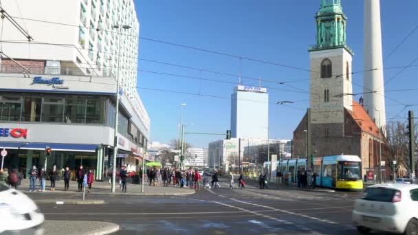 Výhled Kornerce Španělské Stráže Karl Liebknecht Strasse Berlin Německo February — Stock video