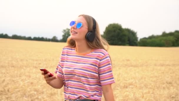 Slow Motion Videoclip Van Mooie Blonde Meisje Tiener Jonge Vrouw — Stockvideo