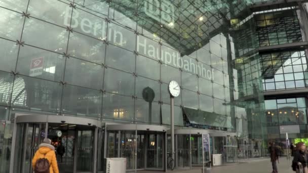 Hauptbahnhoff Railway Station Berlin Allemagne Février 2020 Vidéo Inclinaison Jour — Video