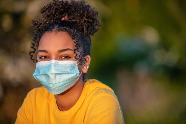 Smíšené Závod Africký Americký Teenager Dospívající Dívka Mladá Žena Obličeji — Stock fotografie