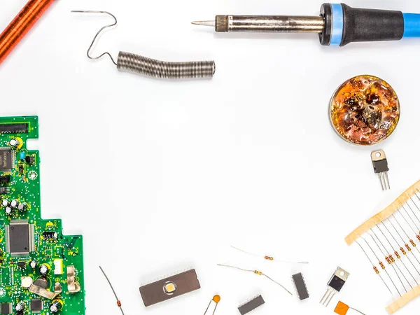 Araçları ve elektronik bileşenler. Resepsiyon elektronik.