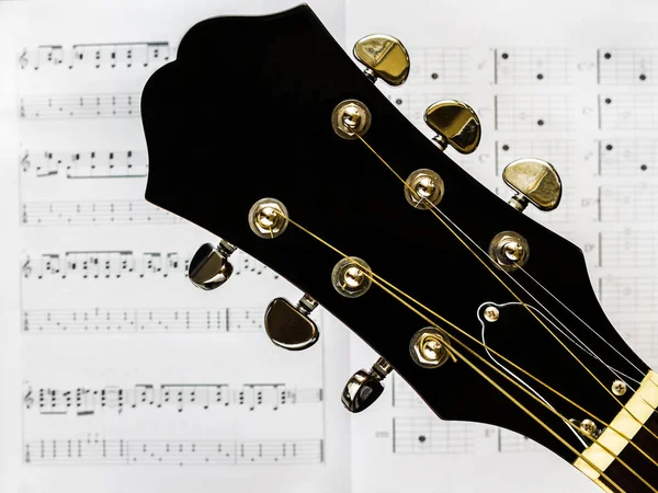 Acoustic guitar - head and tuning keys. — Stock Photo, Image