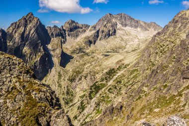 Tatras yüksek. Slovakya. Beş SPI eklem Vadisi görünümünü.