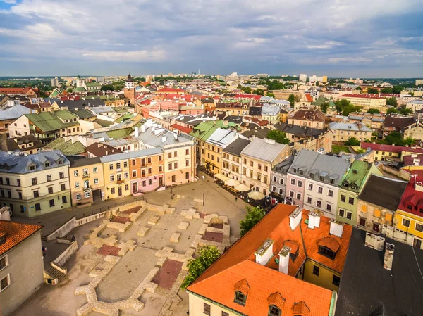 Lublin desde la vista del pájaro. Ciudad Vieja, Torre Trinitaria, Tribunal de la Corona y otros monumentos de Lublin . — Foto de Stock