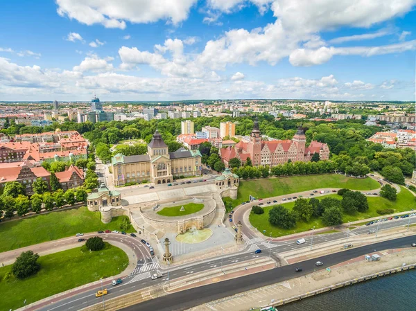 Szczecin - aerial city landscape. The Chrobry shafts, the theater and the panorama of the city. — Stock Photo, Image
